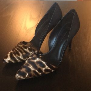 Sold  BEAUTIFUL CHEETAH PRINT BLACK PUMPS HEELS